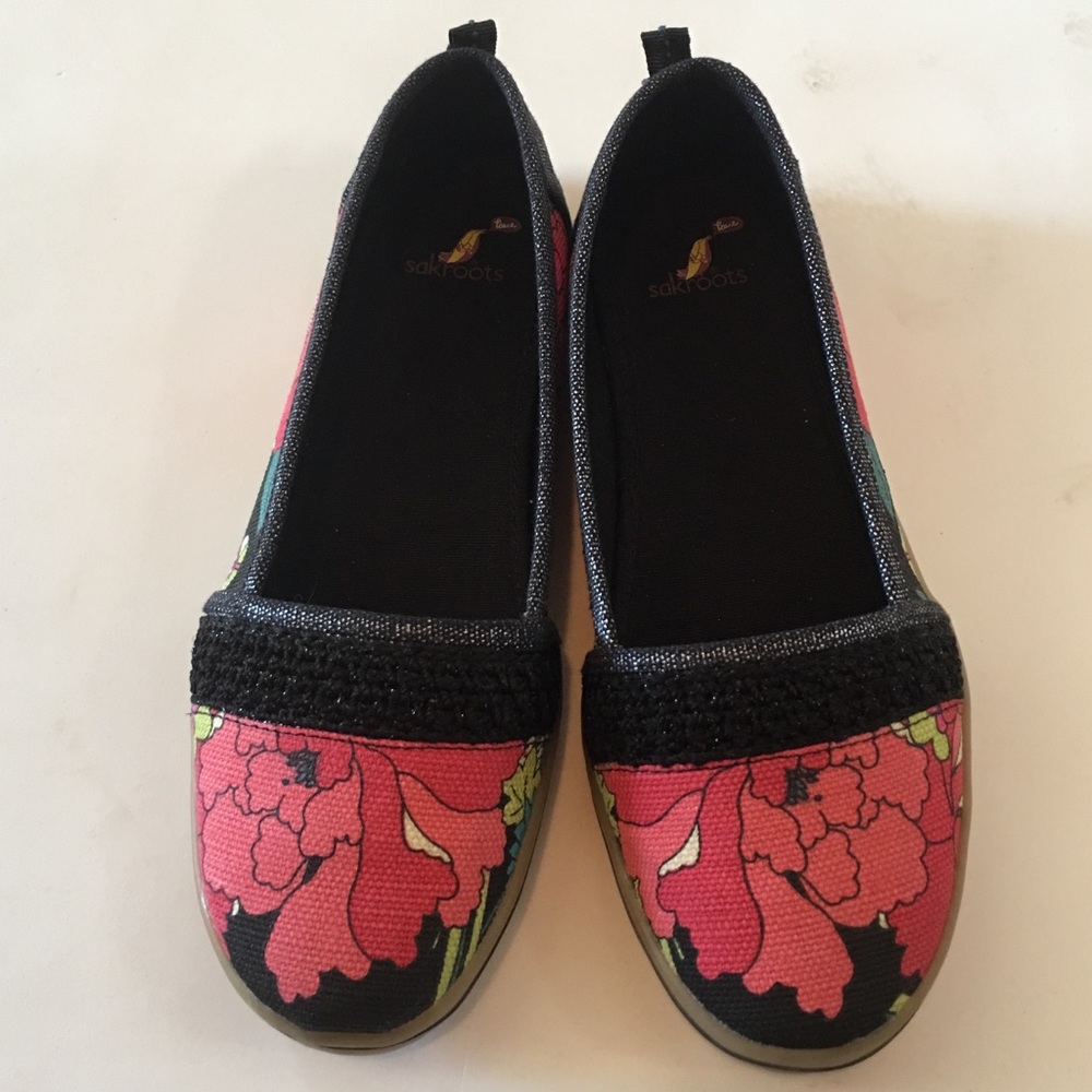 Sakroots Peach flats